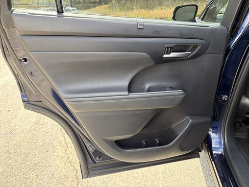 Used 2024 Toyota Highlander XLE image 22