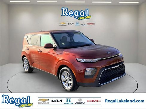 Used 2020 Kia Soul S image 1