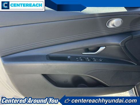 Used 2023 Hyundai Elantra SEL w/ Convenience Package FWD image 13