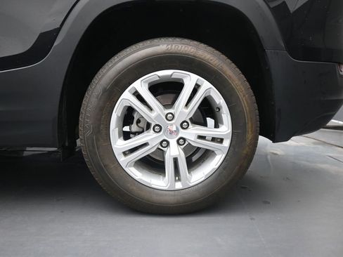 Used 2024 GMC Terrain SLE AWD/4WD image 14