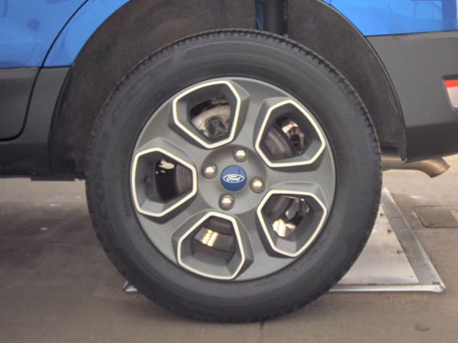 Used 2021 Ford EcoSport S AWD/4WD image 21