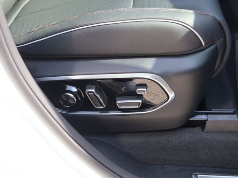 New 2026 Jeep Grand Cherokee L Summit AWD/4WD image 10