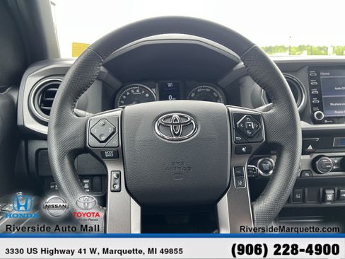 Used 2022 Toyota Tacoma TRD Sport AWD/4WD image 21