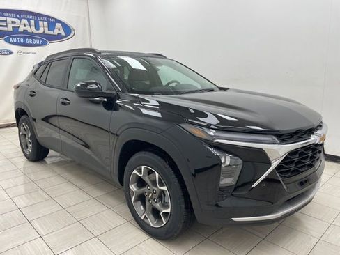 New 2026 Chevrolet Trax LT w/ Driver Confidence Package image 1