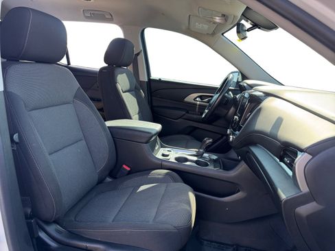 Used 2020 Chevrolet Traverse LT FWD image 15