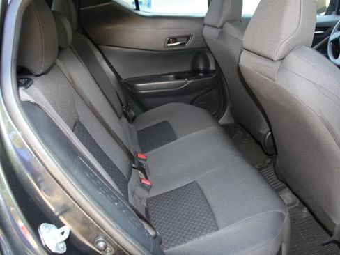 Used 2020 Toyota C-HR LE FWD image 35