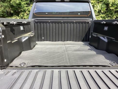 Used 2025 Toyota Tacoma SR5 AWD/4WD image 20
