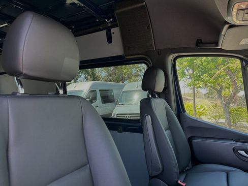 Used 2024 Mercedes-Benz Sprinter 144 Cargo image 18