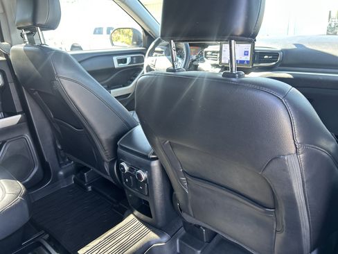 Used 2021 Ford Explorer XLT w/ Equipment Group 202A RWD image 57