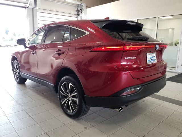 Used 2023 Toyota Venza LE AWD/4WD image 18