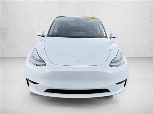 Used 2023 Tesla Model Y Long Range image 2