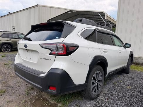 Certified 2025 Subaru Outback Premium AWD/4WD image 14