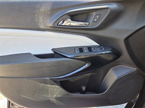 Certified 2025 Chevrolet Trax LT w/ LT Convenience Package image 28