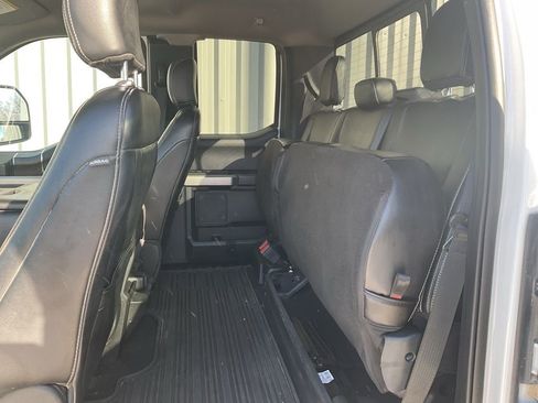 Used 2021 Ford F350 Lariat w/ Chrome Package image 22