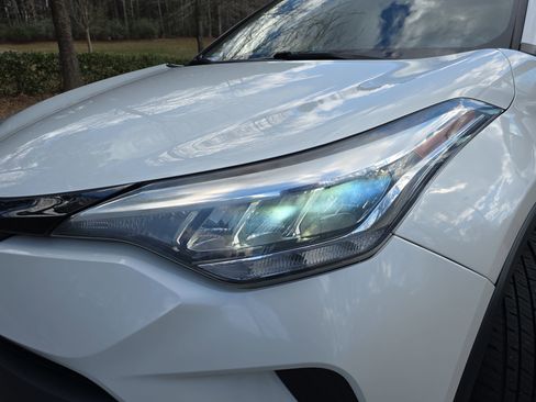 Used 2020 Toyota C-HR XLE image 30