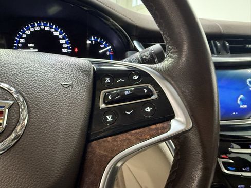 Used 2013 Cadillac XTS image 11