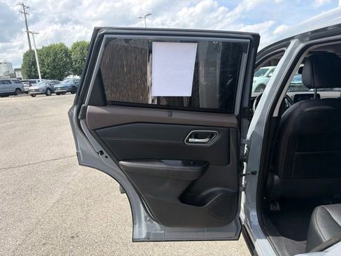 Used 2021 Nissan Rogue SL FWD image 27