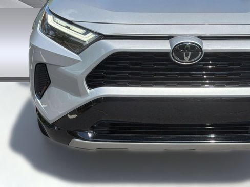 Used 2025 Toyota RAV4 SE w/ Convenience Package AWD/4WD image 12