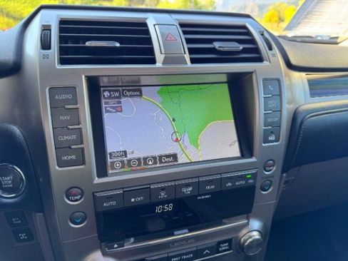 Used 2021 Lexus GX 460 Premium w/ Accessory Package AWD/4WD image 36
