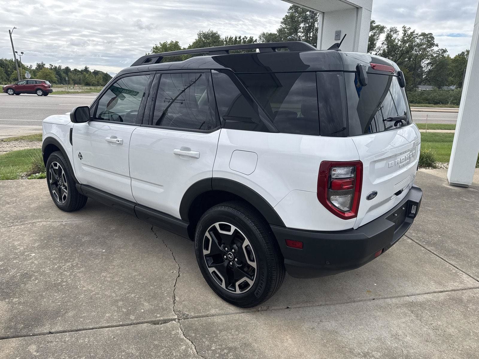 Used 2024 Ford Bronco Sport Outer Banks AWD/4WD image 3
