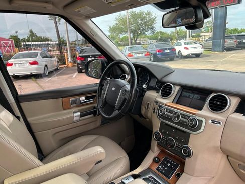 Used 2016 Land Rover LR4 HSE LUX image 26