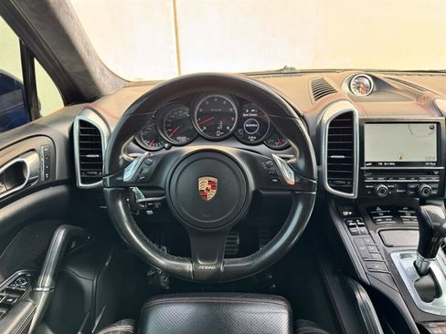 Used 2014 Porsche Cayenne Turbo S image 15