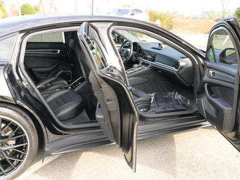 Used 2019 Porsche Panamera GTS image 54
