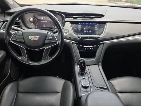 Used 2021 Cadillac XT5 Premium Luxury FWD image 8