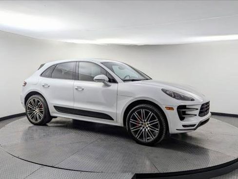 Used 2016 Porsche Macan Turbo image 11