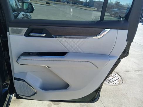 Certified 2024 GMC Acadia Denali w/ Super Cruise Package image 21