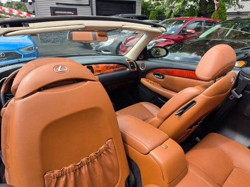 Used 2004 Lexus SC 430 Convertible w/ Preferred Accessory Pkg RWD image 26