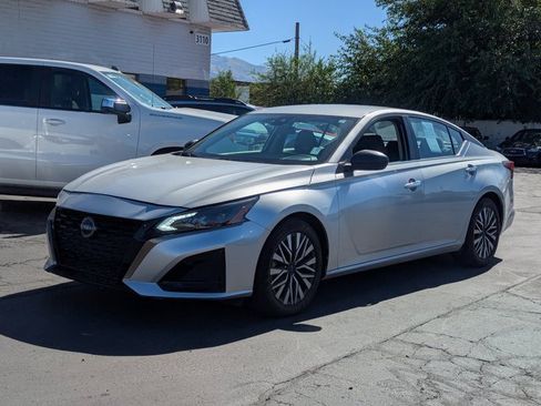 Used 2024 Nissan Altima 2.5 SV image 8