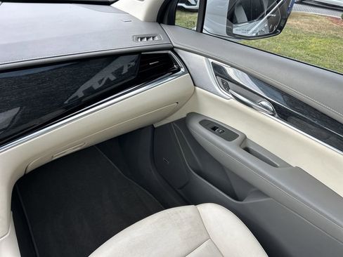 Certified 2023 Cadillac XT6 Premium Luxury w/ Technology Package image 16