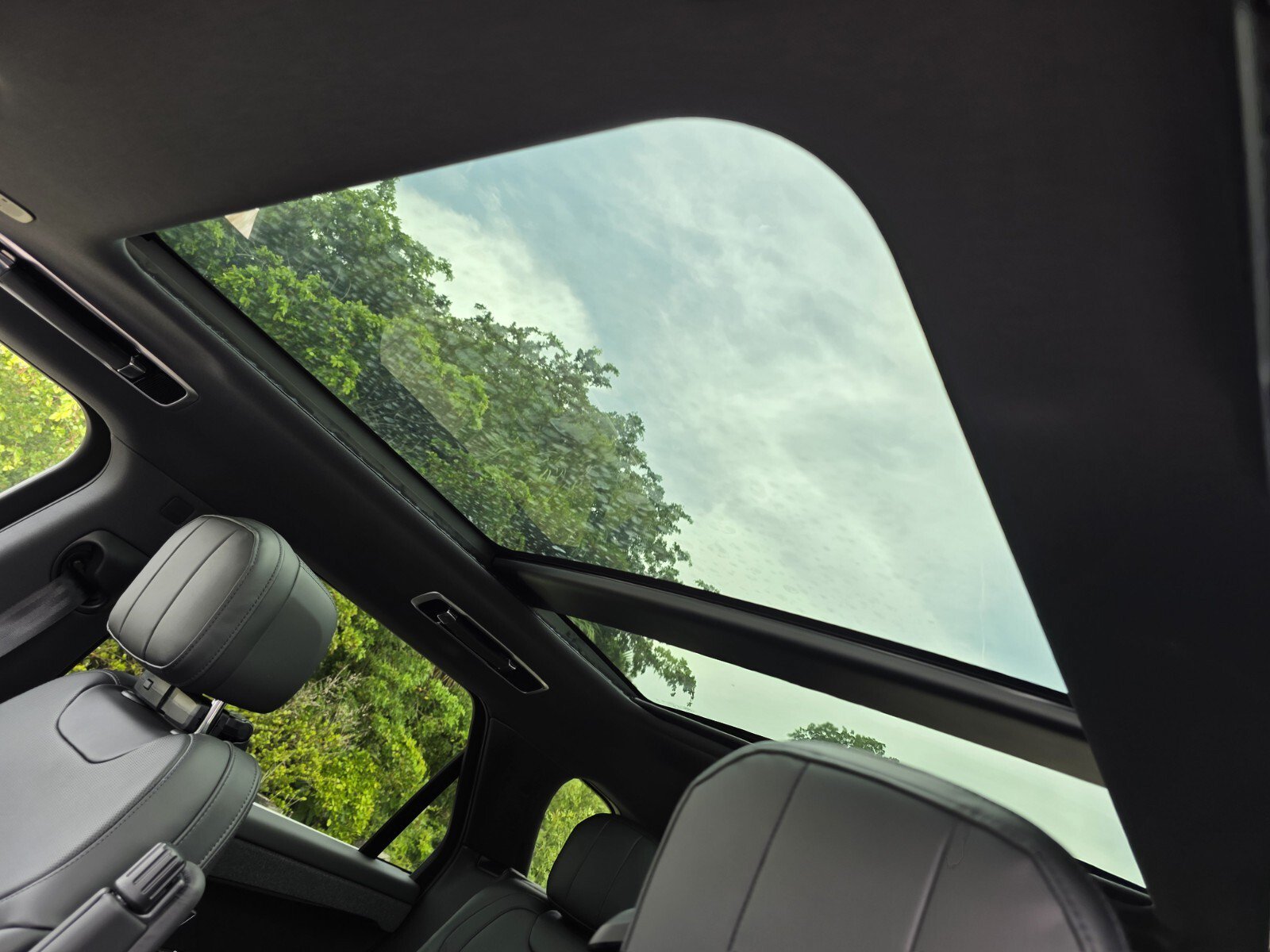 New 2026 Land Rover Range Rover Sport Dynamic SE AWD/4WD image 13