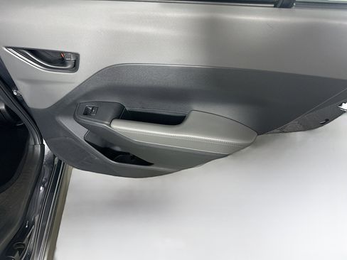 Used 2025 Subaru Crosstrek 2.0i Premium image 31