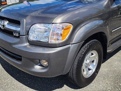 Used 2006 Toyota Sequoia SR5 RWD image 4