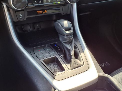 Used 2020 Toyota RAV4 LE image 25