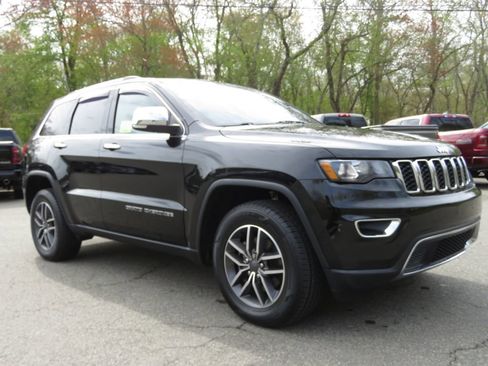 Used 2019 Jeep Grand Cherokee Limited AWD/4WD image 3