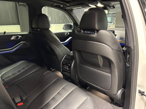 Used 2022 BMW X5 xDrive40i AWD/4WD image 28