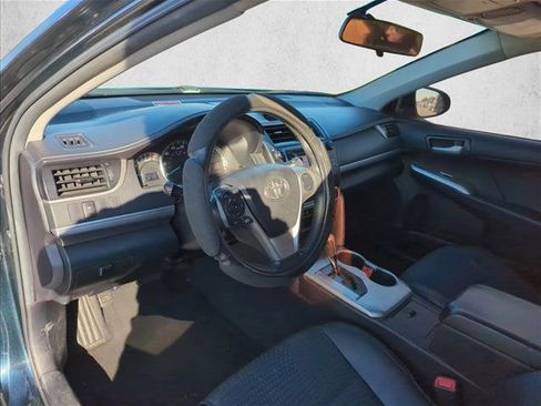 Used 2014 Toyota Camry SE image 14