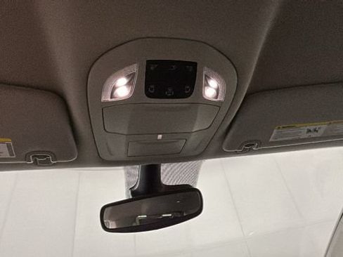 Used 2023 Chrysler Pacifica Touring-L FWD image 25