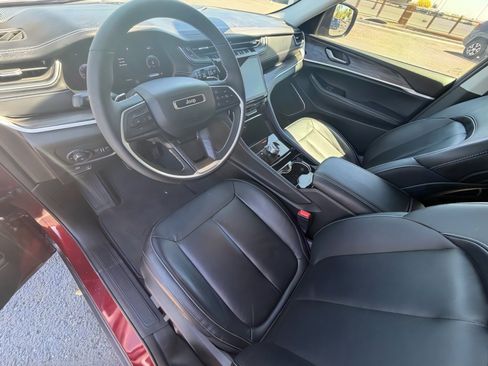 Used 2023 Jeep Grand Cherokee Limited w/ Trailer Tow Prep Group (B) image 15