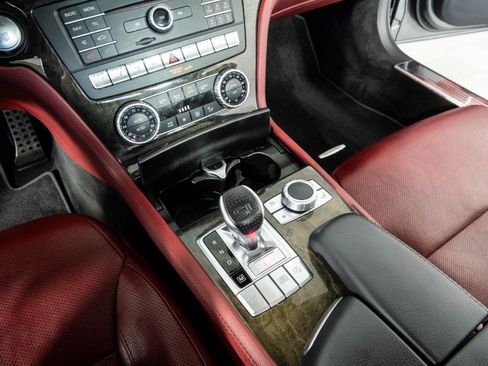 Used 2018 Mercedes-Benz SL 550 image 18