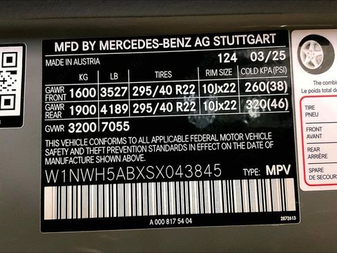 Used 2025 Mercedes-Benz G 63 AMG 4MATIC image 35