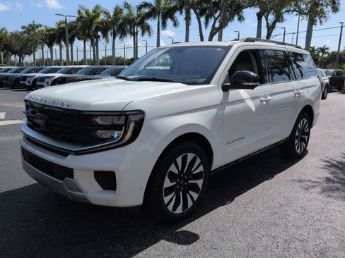 Certified 2025 Ford Expedition Platinum w/ Driver's Package AWD/4WD image 8