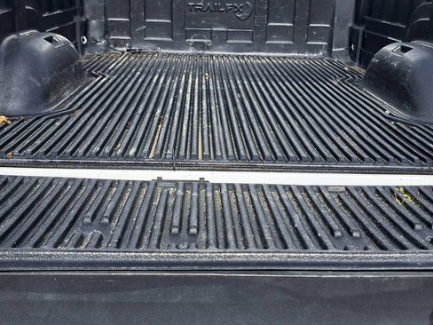 Used 2024 RAM 2500 Big Horn AWD/4WD image 28