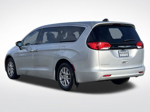 Used 2023 Chrysler Voyager LX image 30