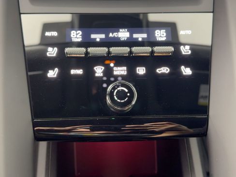 Used 2025 Porsche Macan 4S Electric image 19