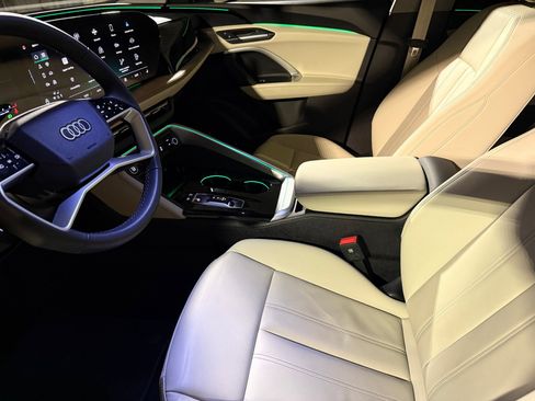 Certified 2025 Audi Q5 Premium w/ Convenience Package image 25