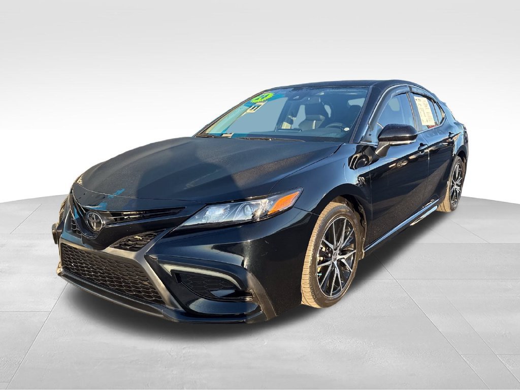 Used 2024 Toyota Camry SE FWD image 2